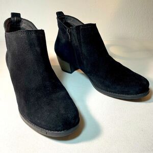 Eric Michael black suede ankle booties size 40 9.5